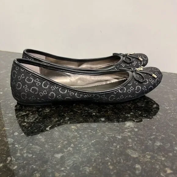 Guess Women’s size 6.5 Black Flat Slip-on Women Shoes. Excellent Conditi… - Picture 6 of 11